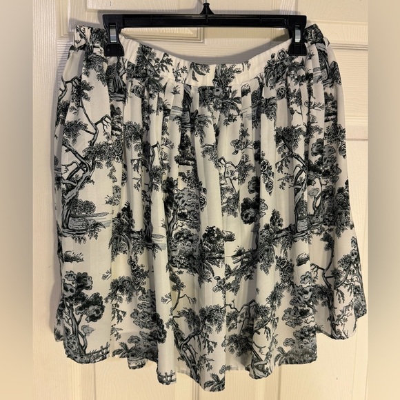 Banana Republic Pleated Flowy Skirt - Bonsai Artsy Print - Picture 2 of 7